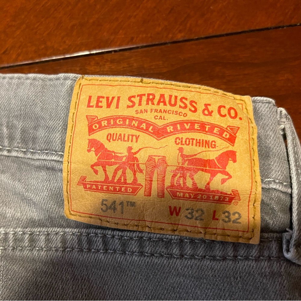 Levi’s 541 32x32 Grey Jeans
